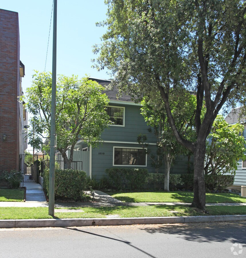 Photo - 1050 Allen Ave