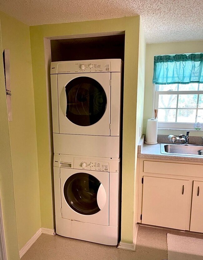 Photo - Fully furnished 55+ short term
