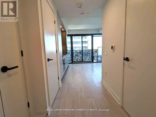 Photo - 55 Charles St E Unit 1411