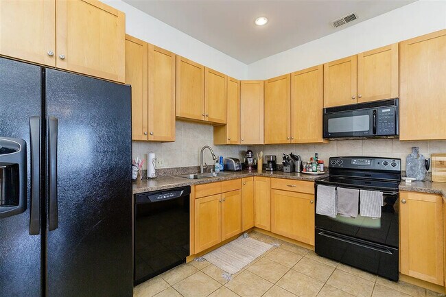 Photo - 4063 Shenandoah Ave Unit 4063 Shenandoah Ave