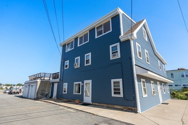 Building Photo - 585 Shirley St Unit 2