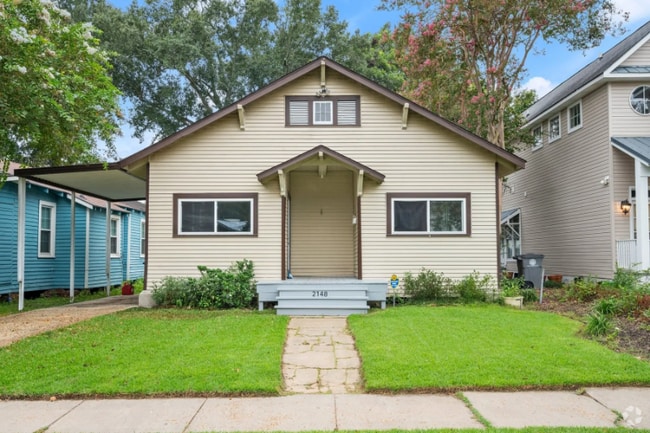 Building Photo - 2148 Tulip St Rental