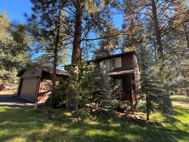 Photo - Splendid 3-bdr/2.5 bath home in the beauti...