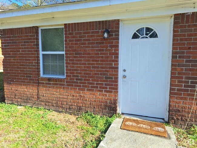 Building Photo - Chamber St Unit 108A Rental