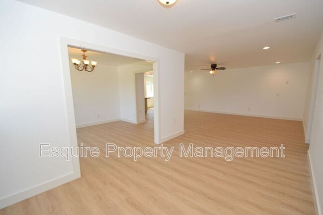 Photo - 13515 W Telegraph Rd