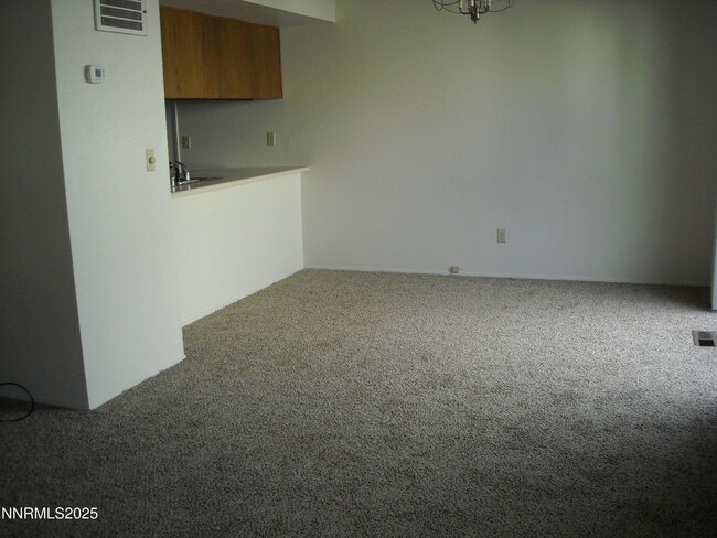 Photo - 364 W D St