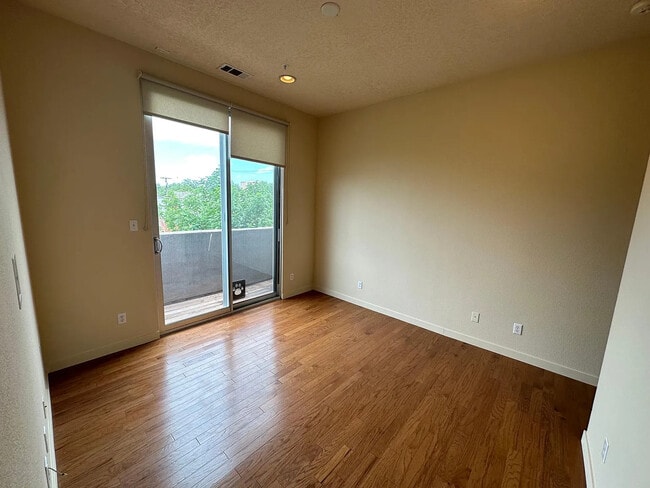 873-895 Silver Ave SW