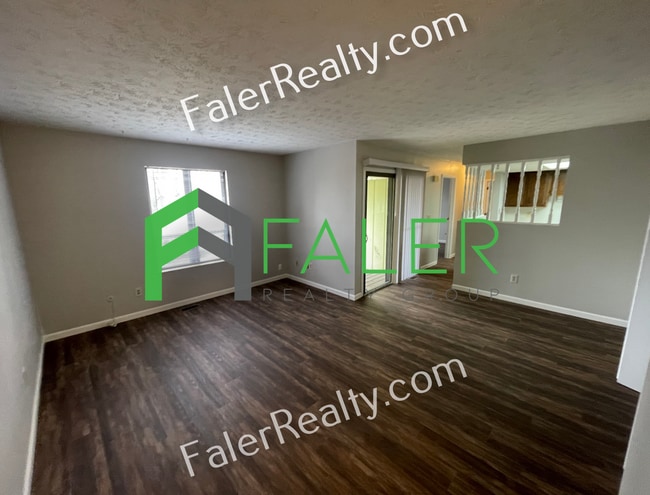 Photo - 2 bedroom, 1.5 bath apartment available now! Unit 5295 Belle Isle
