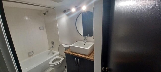 Photo - 19111 Glenmoor Dr Unit 19111