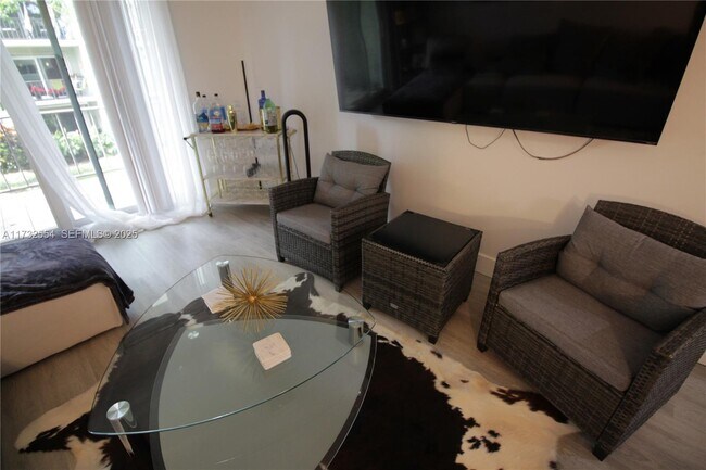 Photo - 3002 NE 5th Terrace Unidad 210-B