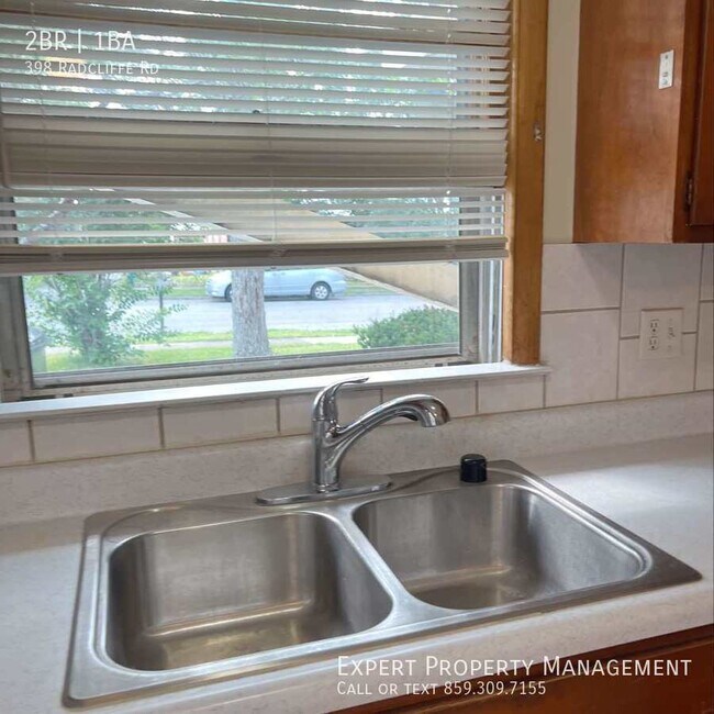 Photo - 398 Radcliffe Rd