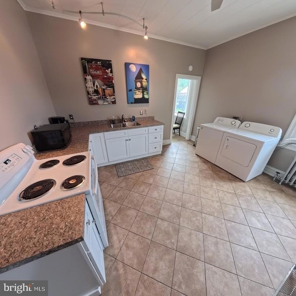 3 S Sillyman St