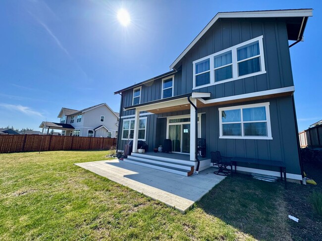 Photo - Breathtaking Modern Home 3 Bedroom 2.5 Bathroom - Ferndale WA