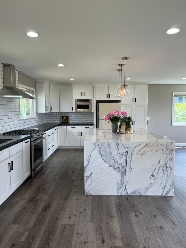 Building Photo - Coming Soon - Spacious Fully Remodeled and Upgraded Hidden Valley Home
