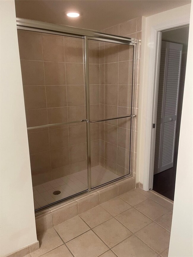 Photo - 19501 W Country Club Dr Unit 605
