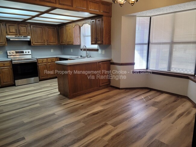 Photo - 104 S 40th St