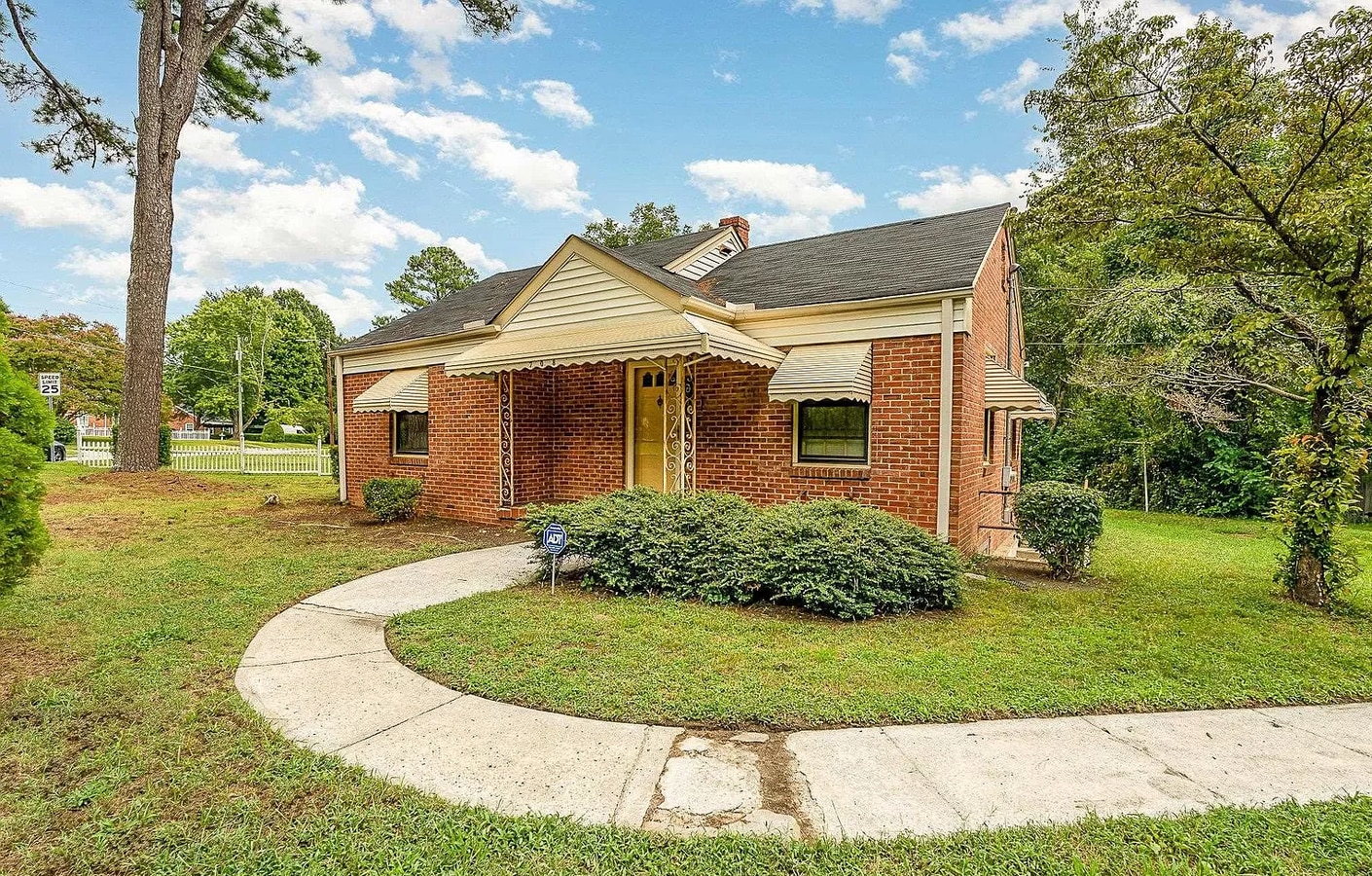 Photo - 708 N King Charles Rd House