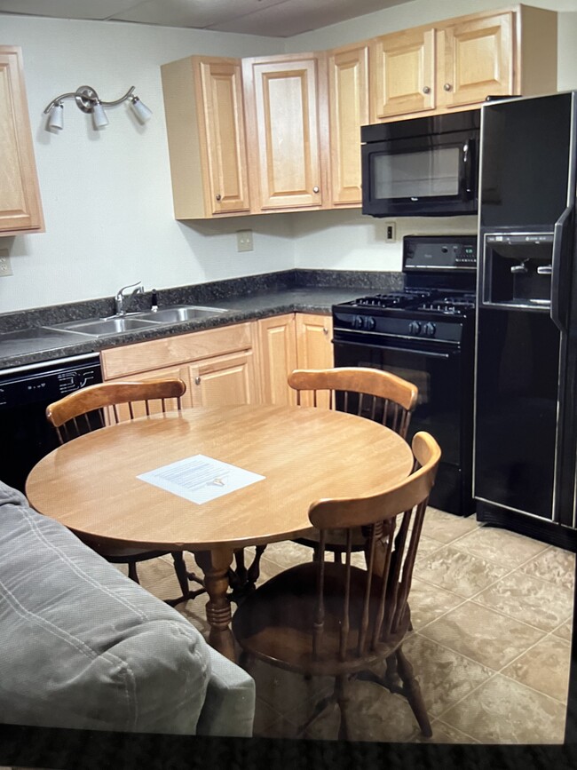 Photo - 842 Willard St Apartment Unit 1