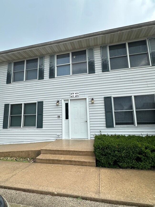 Building Photo - 465-479 N School St Rental