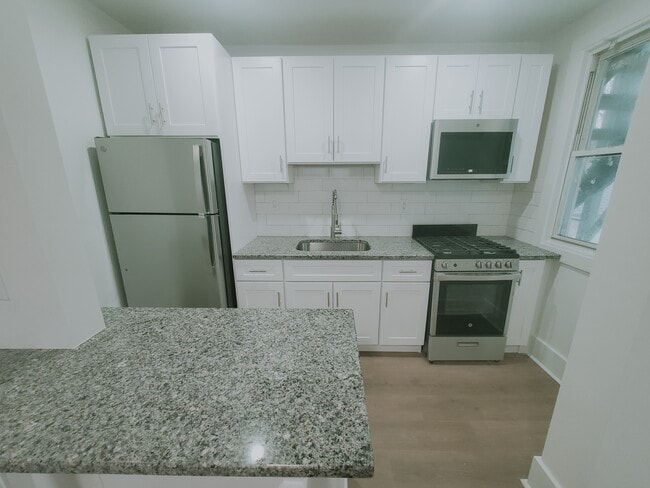 Photo - 82 Lindale St Unit 1