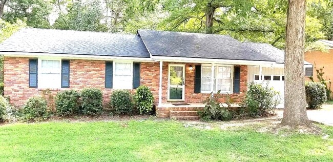 Building Photo - 1908 Rolling Hills Rd