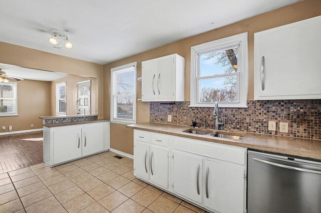 Photo - Adorable 2 Bedroom 1 Bath Home in Sylvan Heights!