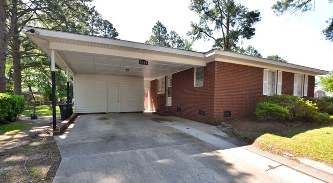 Photo - 1209 York St