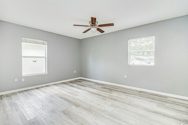 Photo - 2912 E Columbus Dr Unit 2