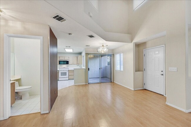 Photo - 2 Bedroom, 2 1/2 bath Townhome