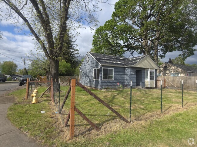 Building Photo - 4105-KE4105 Silverton Rd NE Rental