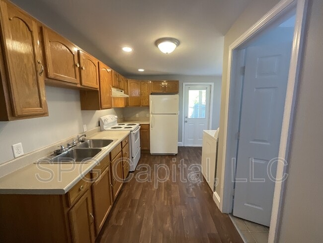 Photo - 230 N Pitt St