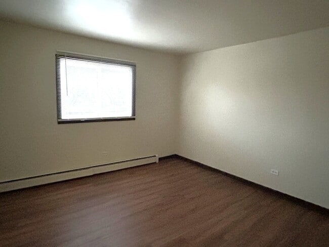 Photo - 1300 Getzelman Dr Unit 6