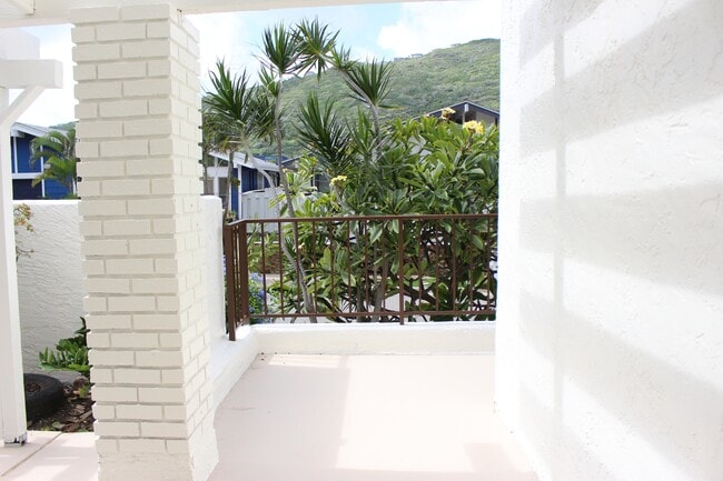 Photo - 1279 Kaeleku St