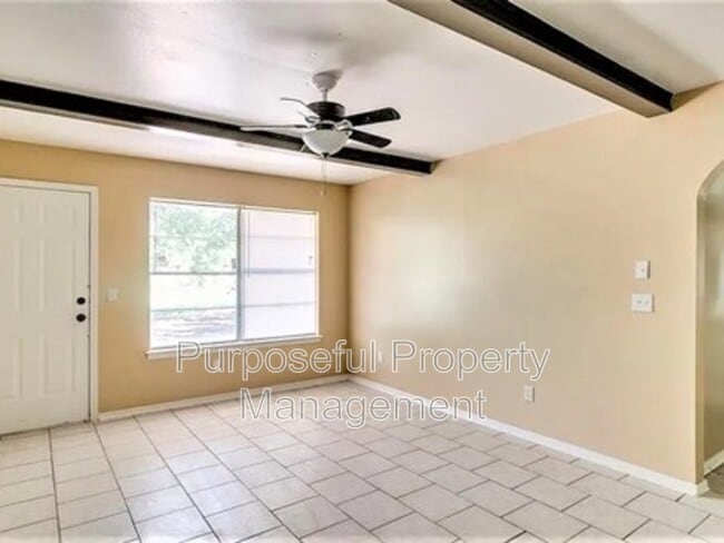 Photo - 809 Meadowgreen Dr