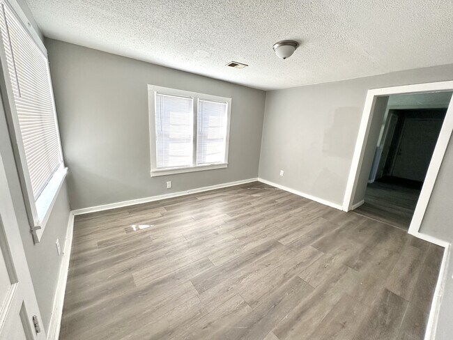Photo - 1316 Court R