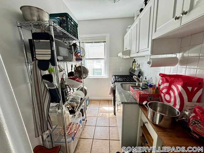 Photo - 69 Raymond Ave Unidad 1R