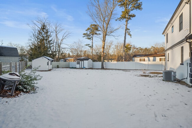 Photo - 207 Woodlawn Ave