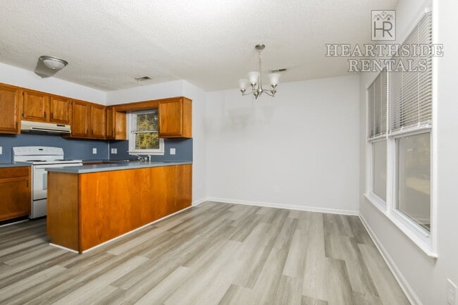 Photo - 143 W Victoria Ct Unit Apt A