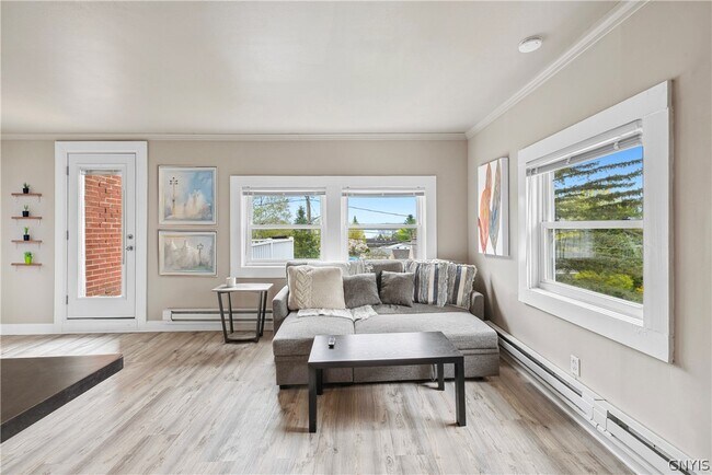 40 Lakeview Cir