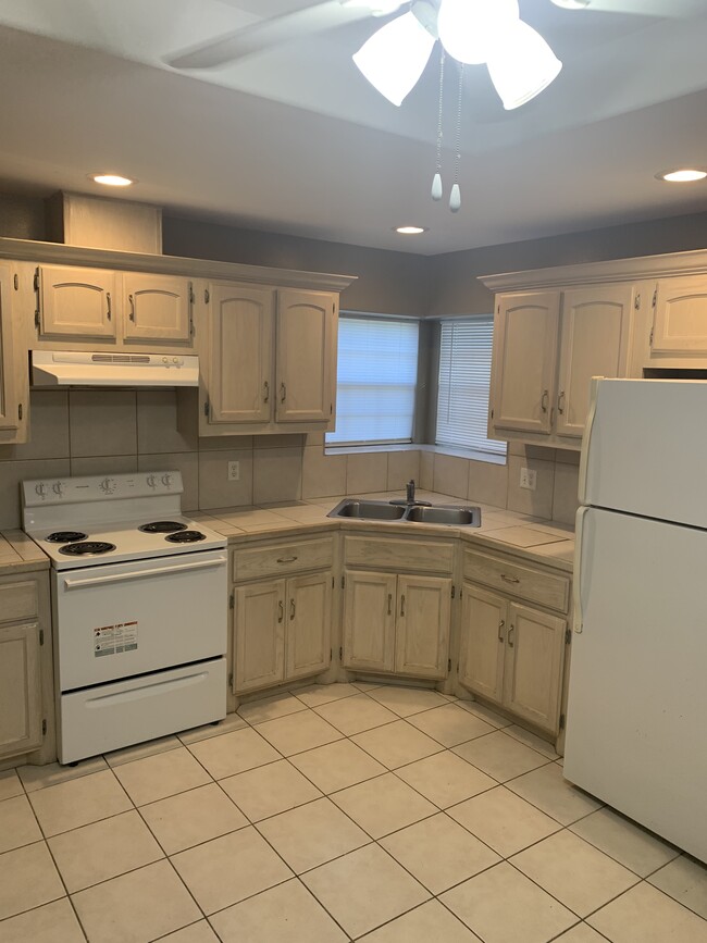 Photo - 1705 W Portales Dr Unit 2