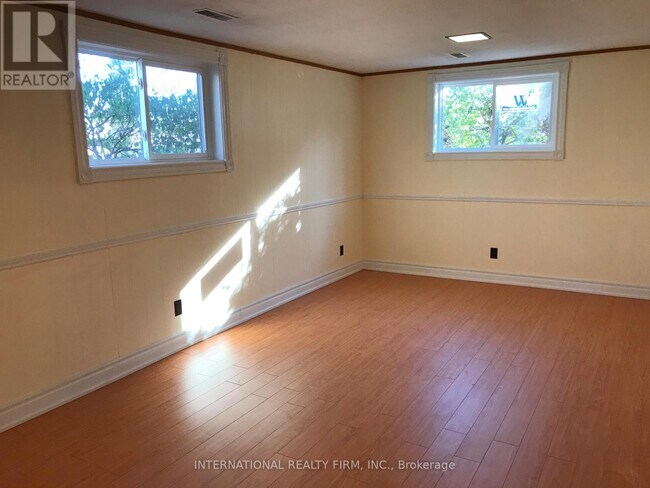 Photo - 11 Misthollow Square