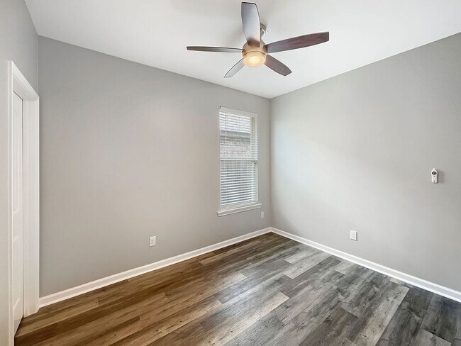 Photo - 3219 Baywood Ave