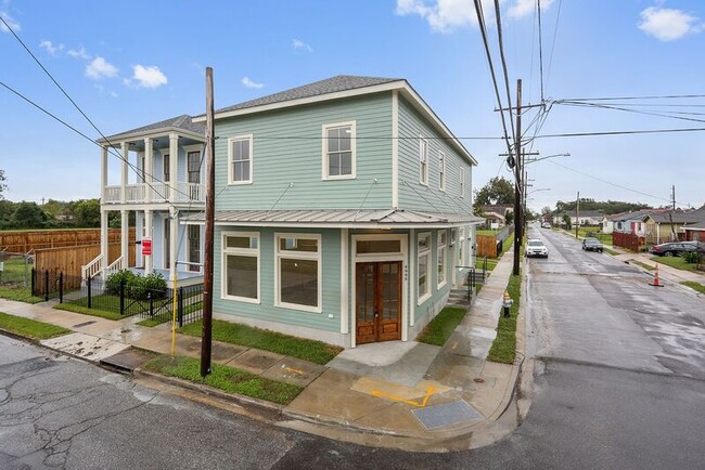 Photo - 4999 Burgundy St House
