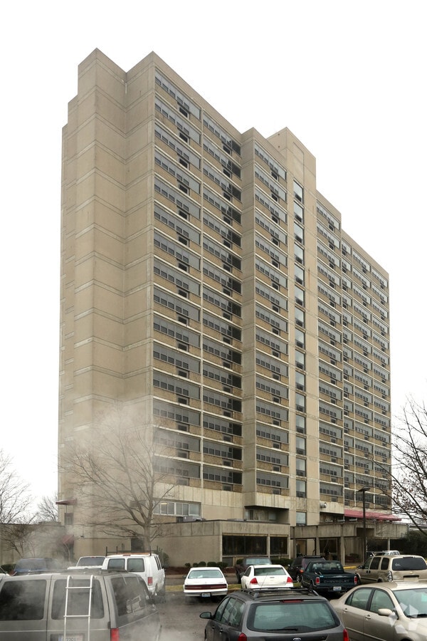 Photo - Avenue Plaza