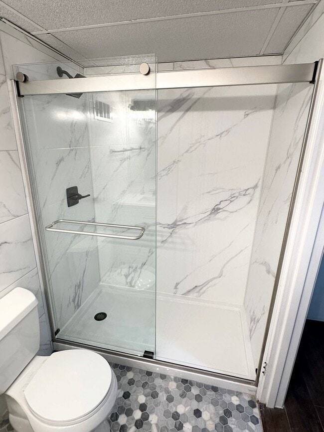 Photo - FURNISHED Studio @ University Towers Available FALL 2026!