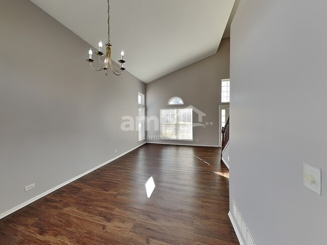 Photo - 2036 Stephen St