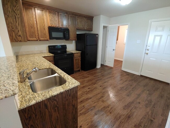 Building Photo - 228 Karem Cir