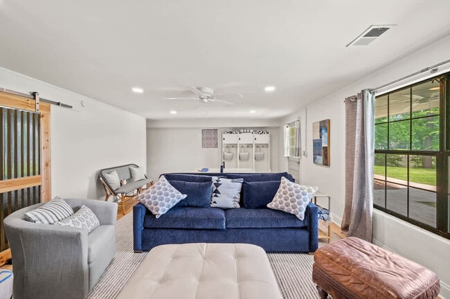 Photo - 120 Montego Court E Unit SI ID1594708P