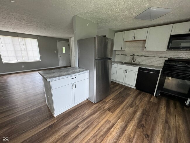 Photo - 5835 Pemberly Dr