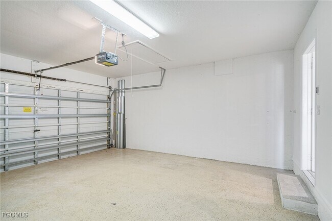 Building Photo - 3174 Antica St